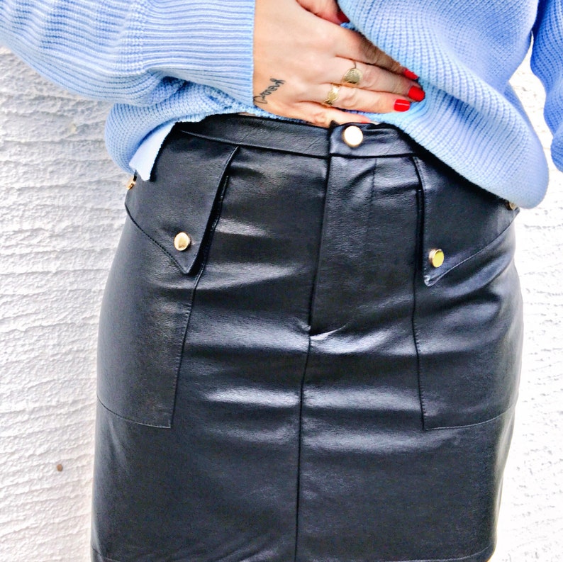 AM\u00c9LIA Leather-like skirt
