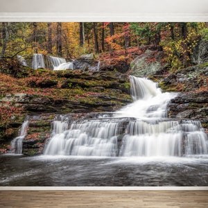 Cascade rocheuse forêt d'automne papier peint peel 'n stick ou paysage traditionnel murale chambre salon accent nature décoration murale