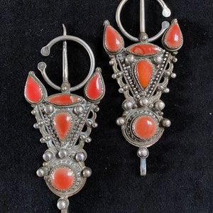 Rare antique silver fibula&#39;s, Small Kabylie Algeria, early 20th century, red celluloïd , 192 grams