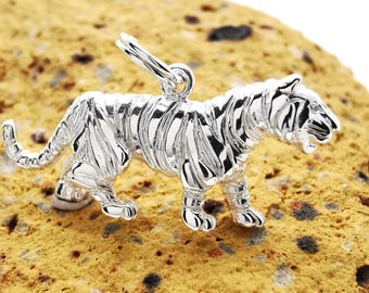 Tiger Charm Pendant in solid 925 Sterling Silver Vintage Style new