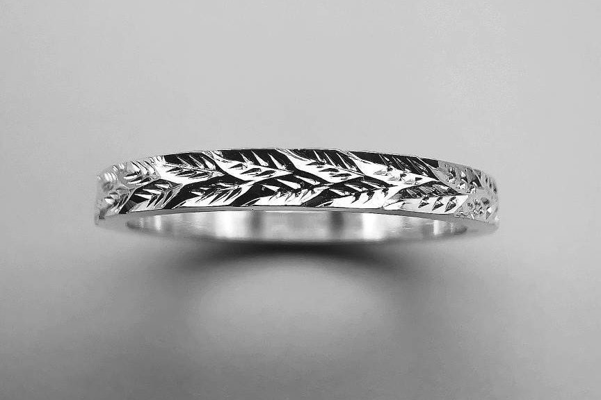 Laurel Leaf Hand Engraved 2mm Ring available in Platinum | Etsy