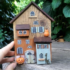Pumpkin Themed House Decor, Fall Pumpkin Cottage Statue, little wooden cottage, Halloween house decoration, Spooky house, Pumpkin House