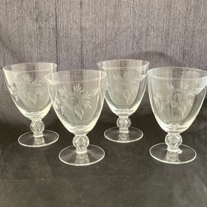 Set of 2 Vintage Floral Etched Crystal Cordial Sherry Amaro Port Brandy Whiskey Glasses