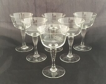 Pair Of Small Wine Glasses Gold Rim /& Amber Dessert Spirits Sherry Mid Century