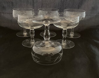 Set of 2 Vintage Floral Etched Cocktail Coupe Martini Glasses: George Borgfeldt