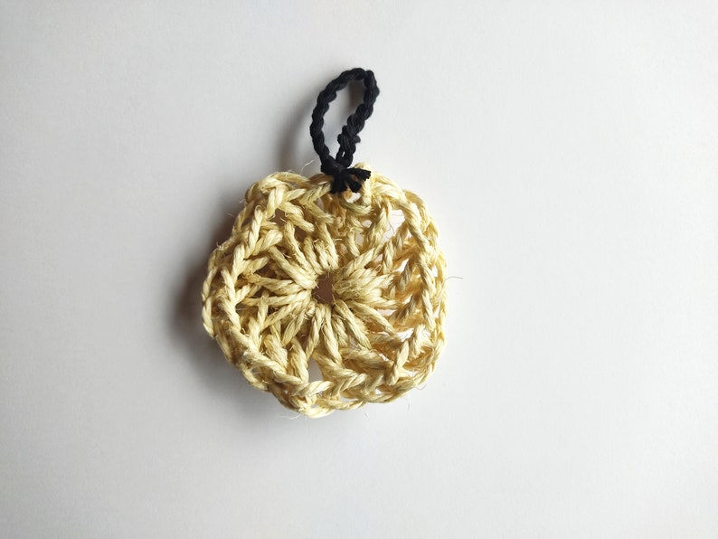 Eco friendly scrubber in sisal, zero waste tawashi, diameter about 3.3 inches image 5