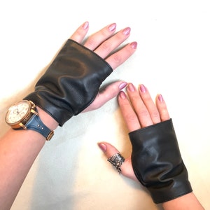 Fingerless leather gloves for ladies/ evening gloves/ Black driving gloves/ protect gloves / Valentine’s day gift/ women’s fashion gloves