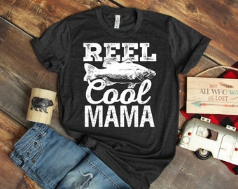 Reel Cool Mama Fishing T-Shirt / Camiseta de mujer / Camiseta sin mangas / Niños / Sudadera con capucha / Pesca familiar a juego / Camisa de mamá compañera de pesca