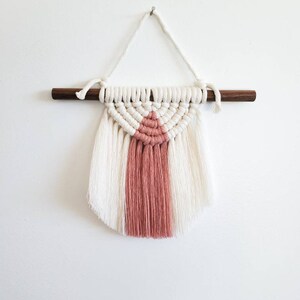 Mini Half Circle Macrame / Colgante de pared moderno / Decoración Boho