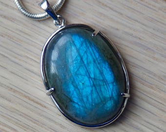 Labradorite Oval Pendant // Labradorite Pendant // Labradorite Necklace // Labradorite // Sterling Silver // Oval Labradorite Pendant