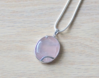 Rose Quartz Oval Pendant // Quartz Pendant // Quartz Necklace // Rose Quartz // Sterling Silver // Oval Pendant