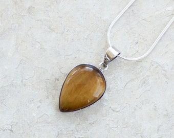 Natural Tiger's Eye Pendant // Tiger's Eye Pendant // Tigers Eye Necklace // Gemstone Pendant // Tiger Eye Jewelery // Tigers Eye Gemstone