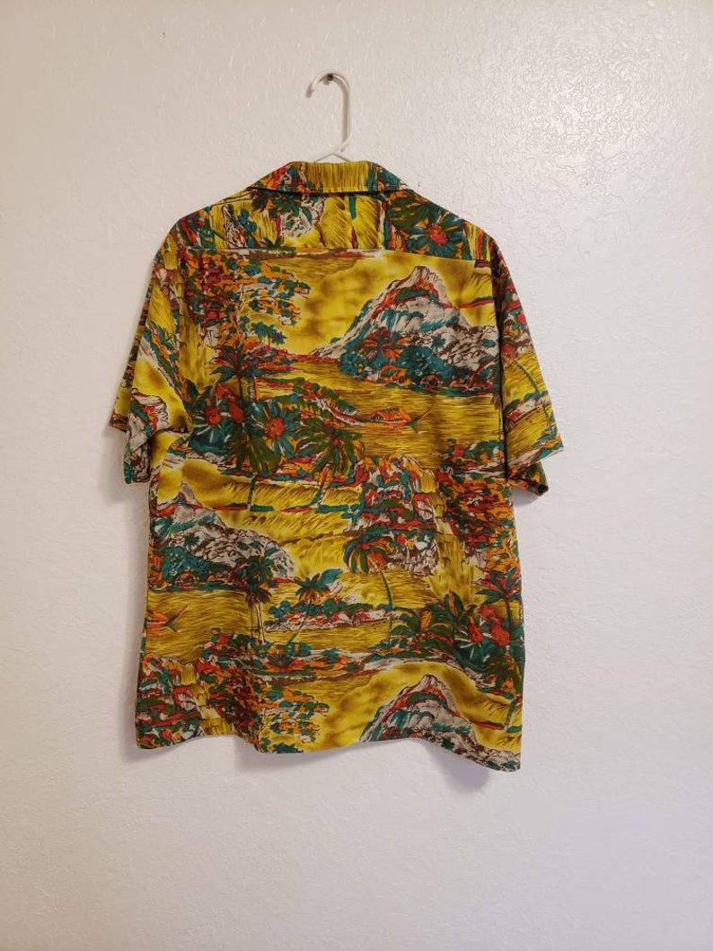 1980s Vintage Hawaiian Yellow Shirt Size XL