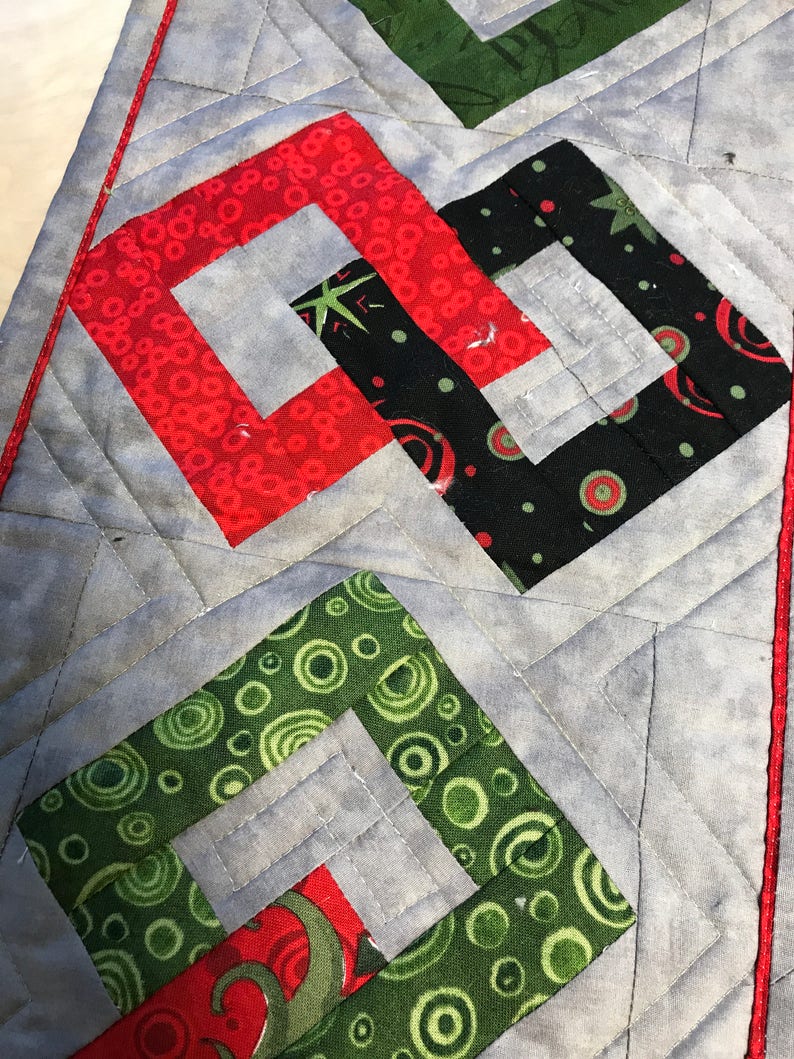 Interlocking Squares Christmas Table Runner Etsy