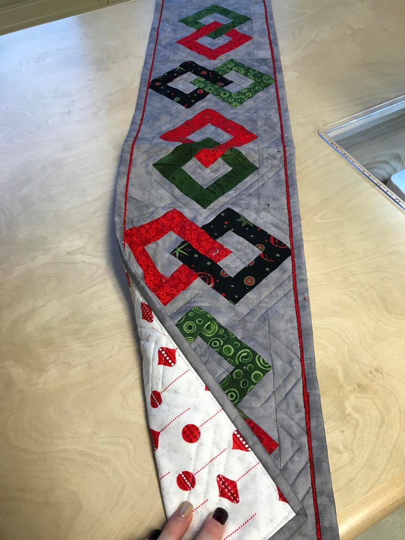 Interlocking Squares Christmas Table Runner Etsy