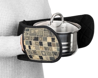 Black and Beige Patchwork Geometric Oven Mitts | Double Pot Holder, Quilted Kitchen Bar