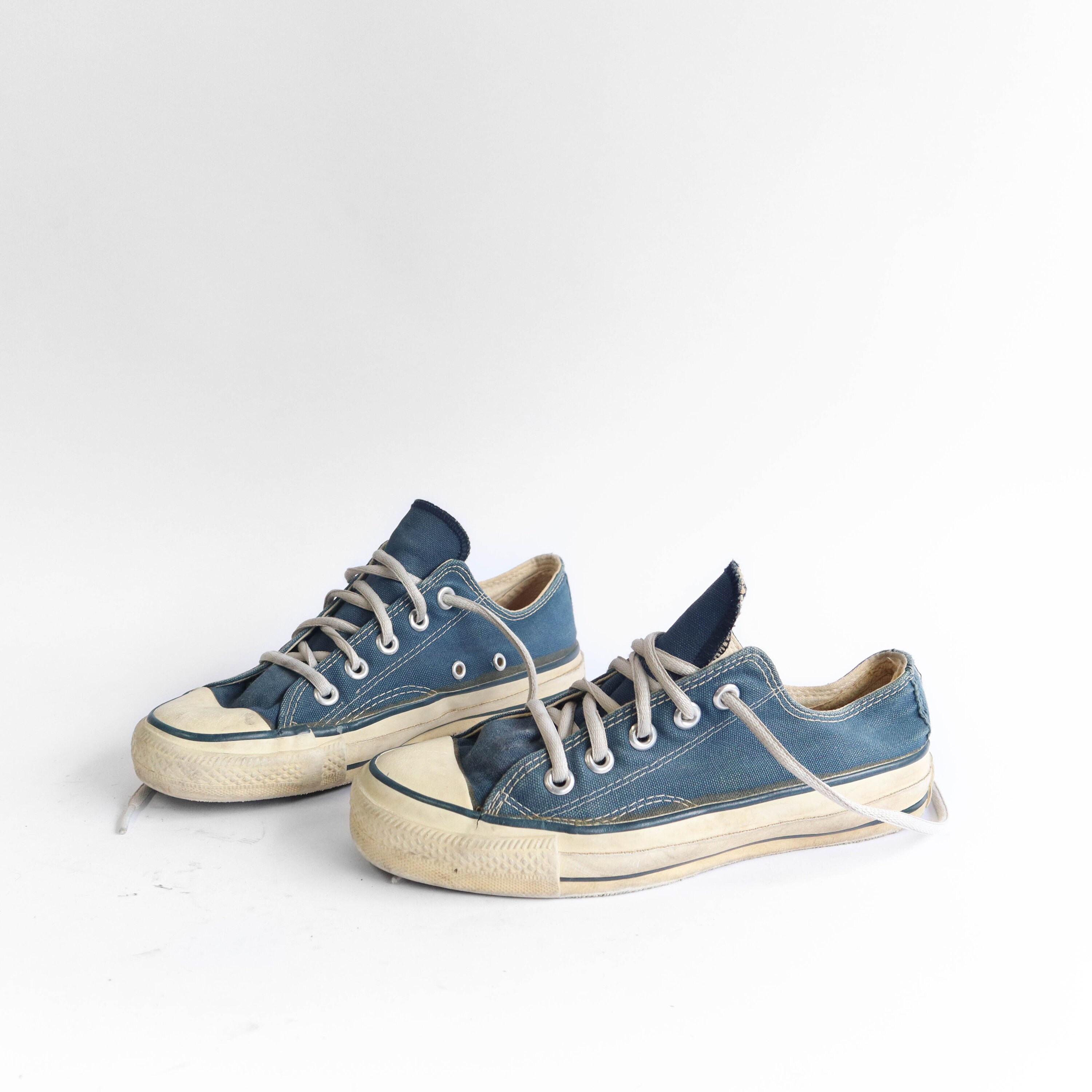 converse faded blue