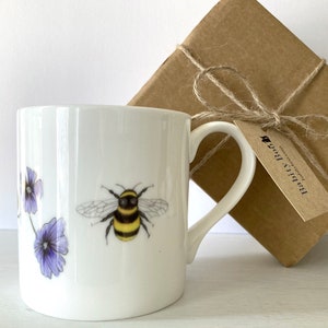 Großer Bienenbecher, großer Porzellanbecher, Save the Bienen, Sommerbecher, Gartenbecher, Geschenk für einen Gärtner, Strumpffüller