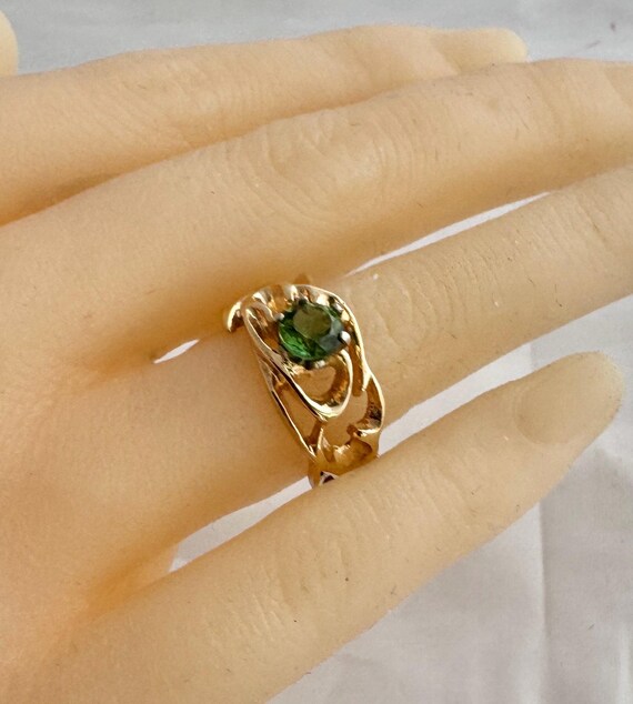 14K Solid Gold Peridot Gemstone Solitaire Round F… - image 6