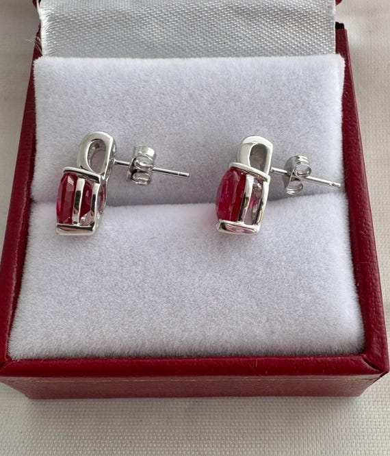 10K Solid White Gold Ruby Hearts Total 6 Baguette… - image 3