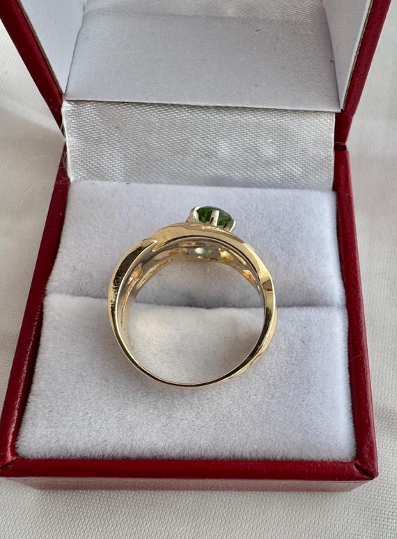14K Solid Gold Peridot Gemstone Solitaire Round F… - image 9