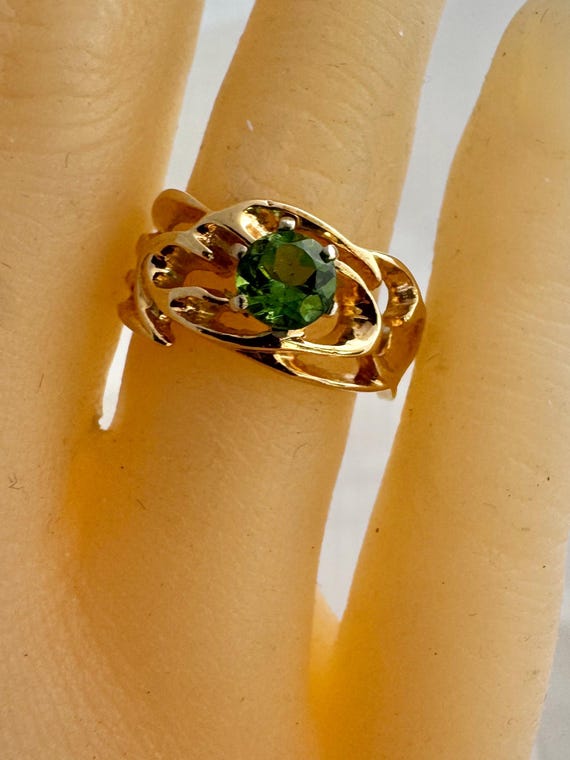 14K Solid Gold Peridot Gemstone Solitaire Round F… - image 2