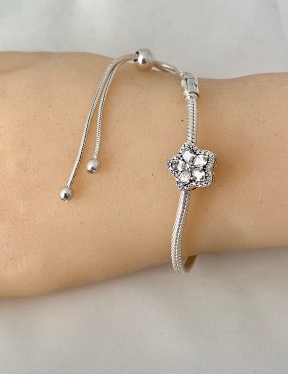Pandora Authentic Bracelet W Sparkling Snowflake Pave Charm