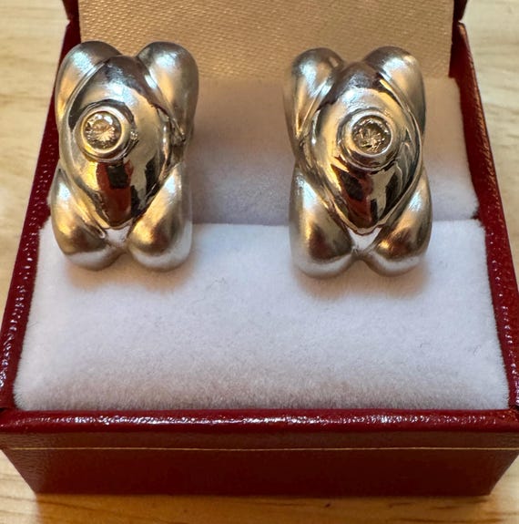 14K Solid White Gold Diamond Solitaire Bezel set … - image 1