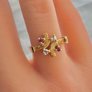 14K Solid Gold Texture Accents Rubies & Diamonds Freeform Style Smooth Band Yellow Gold Ring Sixe 6.75  Hallmark 14K Grams 2.63