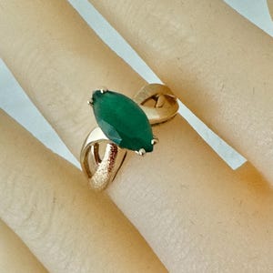 10K Solid Yellow Gold 1.62ct Faceted Marquise Cut Green Oynx Vintage Wave Design Ring Size 6.75 Grams 2.79 Hallmark 10K Stone 11.9mm x 6.1mm