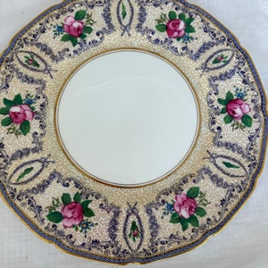 4 Royal Doulton Antique 4 Dinner Plates Set - Robert Allen Studio - 10.5" Very  Minor Wear to inner Gold Circle Lovely Dishes