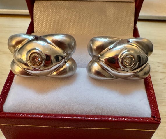 14K Solid White Gold Diamond Solitaire Bezel set … - image 9