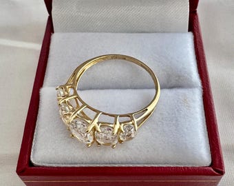 10K Solid Gold 5 White Topaz Faceted Split Band Yellow Gold Hallmark Thailand SCBS 10K Ring Size 9