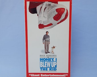 Honey, I Blew Up the Kid (1992) VHS. Rick Moranis. Disney Home Video.