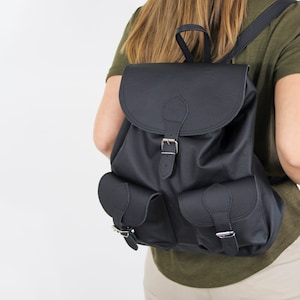 Damen Leder Rucksack - BLACK LEATHER BACKPACK - Großer Rucksack - Laptop Tasche - Leder Handtasche - Schultasche - Weekender Bag