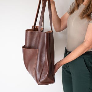 Borsa tote oversize in pelle marrone, borsa per la spesa, borsetta in pelle, borsa a tracolla grande, borsa tote in pelle per tutti i giorni, borsa tote extra large, marrone cognac immagine 3