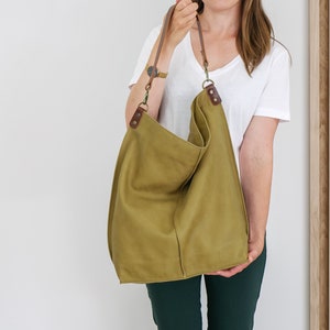 Olivgrün Leder Hobo Bag, Große Schulter Handtasche, Übergroße Geldbeutel aus weichem Leder, Damen Alltag Tragen, Naturleder Reißverschlusstasche