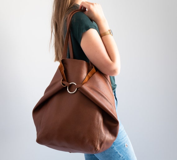 big shoulder bags for travel