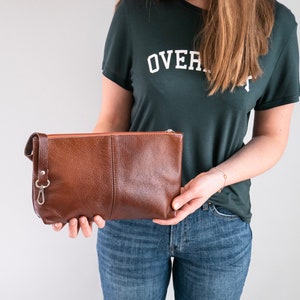 Borsa cosmetica in pelle marrone cognac, pochette da viaggio compatta, organizer per il trucco, accessorio in pelle, beauty case, pochette in pelle, trousse per il trucco