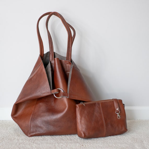 トートバッグ brown calf leather shopping bag with minimalist design and Medium Leather Di Folio Tote Bag | Neiman Marcus
