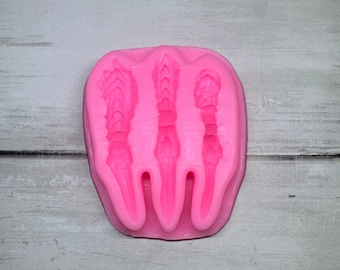 Dinosaur Claw Silicone Mold – Jurassic Claw Mold for Fondant, Chocolate & Crafts