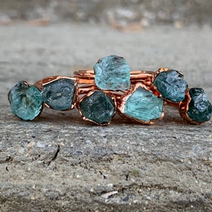 Raw Gemstone Ring, Raw Stone Jewelry, Birthstone Crystal Ring, Rough Crystal Ring, Birthstone Jewelry, Blue Apatite Ring, Boho Stacking Ring