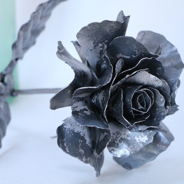 Handgefertigte Metallrose aus Naturstahl, NEUES DESIGN, große BLÜTE für alle Gelegenheiten, 6. 11. Hochzeitstag, geschmiedete Blume mit kostenloser Lieferung