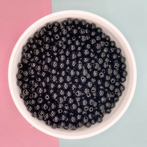 Perles acryliques de couleur unie noires de 6 mm / 8 mm, perles rondes