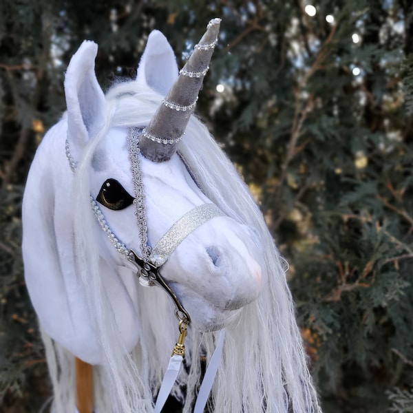 Introducing SH Evenstar aka Eve! This beautiful one-of-a-kind unicorn hobby horse mare is looking for a magical home for the holidays!