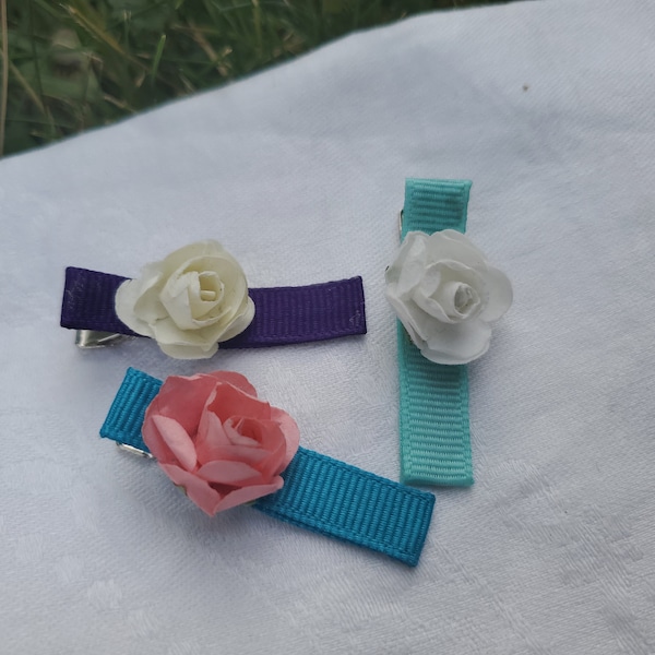 Set of three hobby horse hair/bridle clip-on roses! An adorable accessory for your favorite hobby horse's mane or bridle!