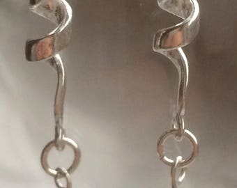 Twirling ribbon earrings