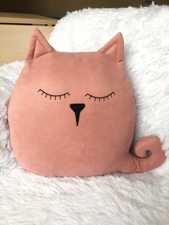 round cat plush