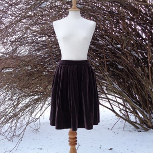 Black velvet shop skirt size 20