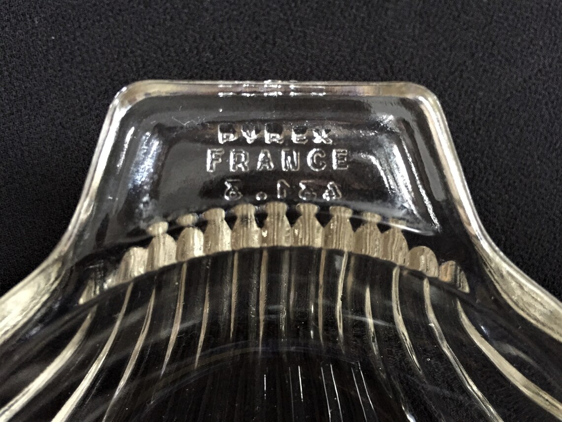 French Vintage PYREX Glass Bowl, Shell Shaped Clear Glass Appetizer ...
